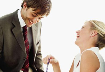 Salen empleados "enamoradizos" en su propio centro de trabajo